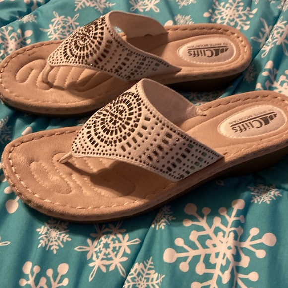 White Mountain Sandals - Picture 3 of 6